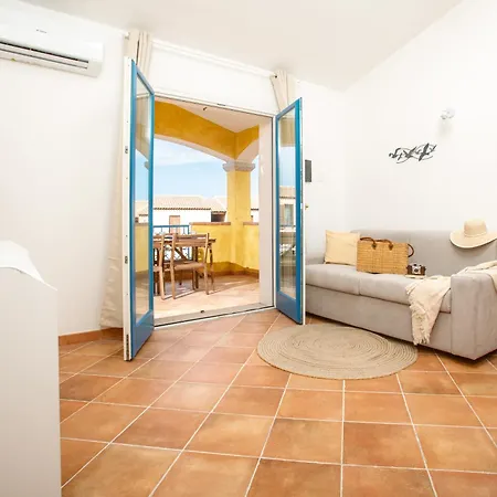 דירה Leone Flat Vi 15' Palau, 30' Porto Cervo & Private Terrace פורטו פוצו