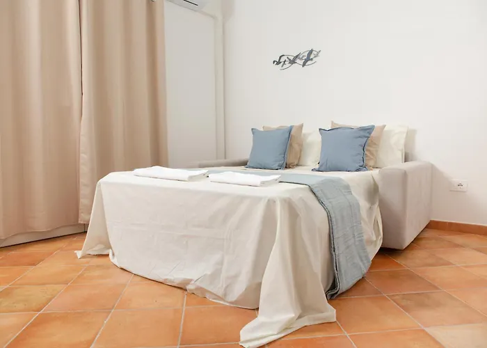 Apartman Leone Flat Vi 15' Palau, 30' Porto Cervo & Private Terrace